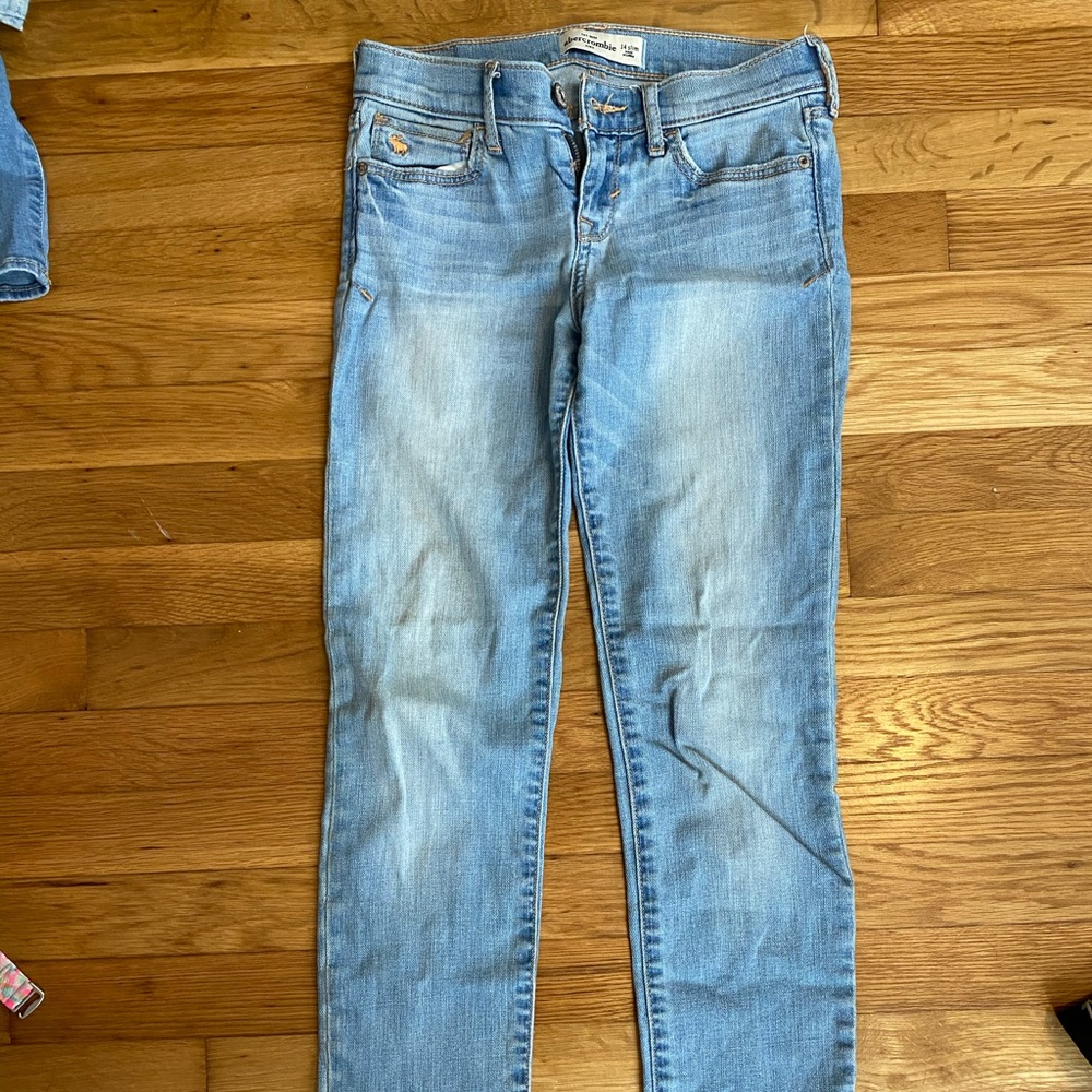 Abercrombie light wash skinny jeans!